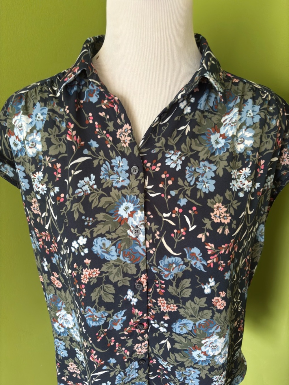LOFT Navy Floral Button Down Cap Sleeve Blouse - Picture 2 of 6